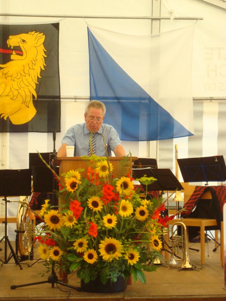 Gastgeber Gemeindepräsident B. Haas bei der Begrüssung