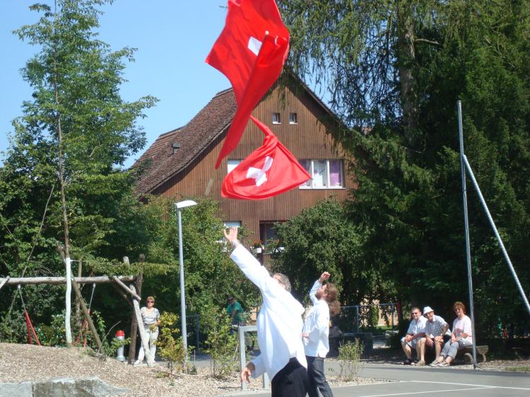 Auftritt Alphornbläser und Fahnenschwinger Vereinigung Zürcher-Unterland3