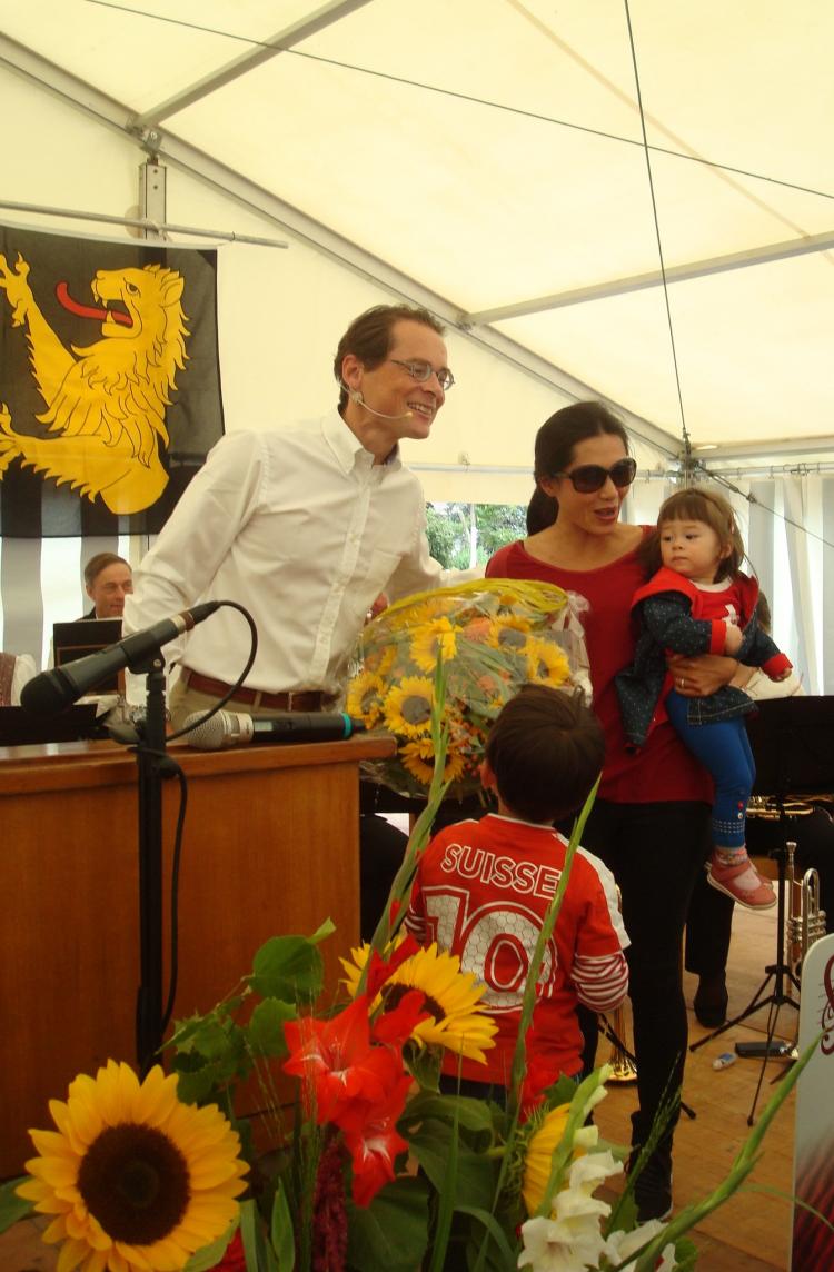 Herr Roger und Frau Tien Köppel mit Anna Magdalena und Karl
