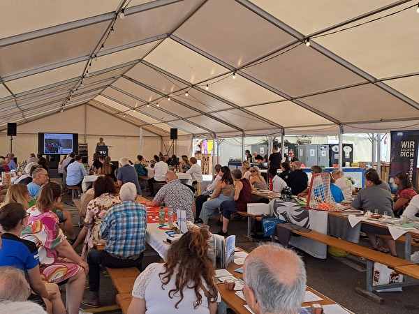 Begrüsung im Festzelt