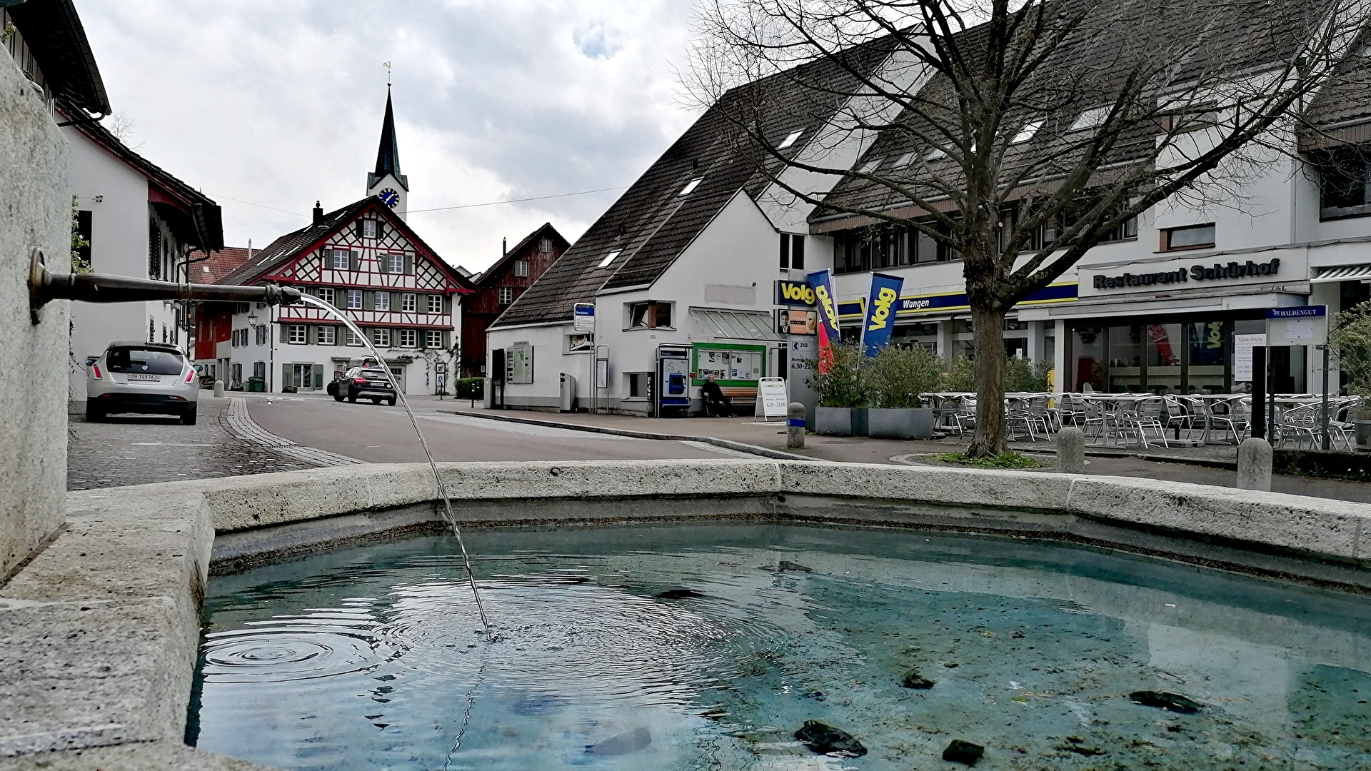 Dorfplatz mit Volg2