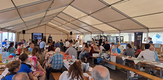 Begrüssung im Festzelt