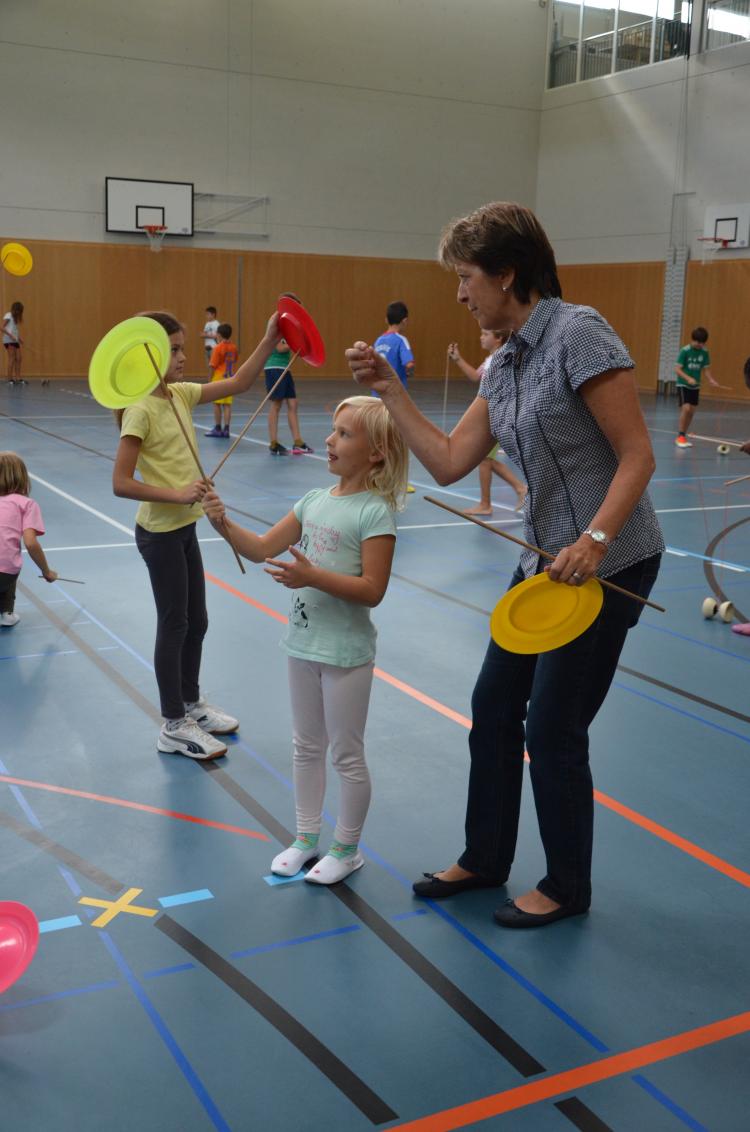 Spilnachmittag mit Hans Fluri von der Spielakademie Brienz