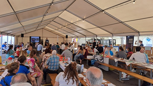 Begrüssung im Festzelt