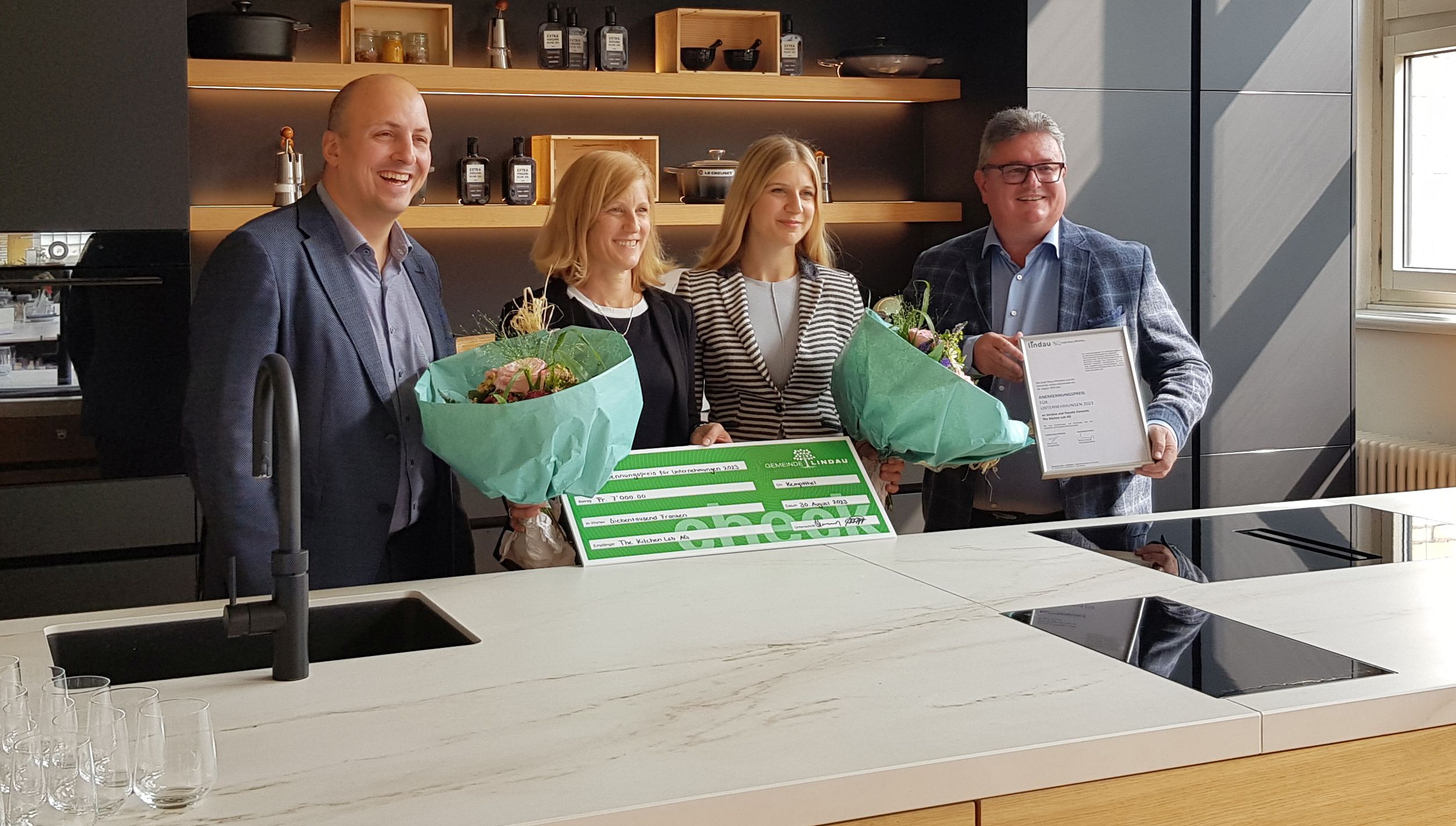 Übergabe Anerkennungspreis für Unternehmungen 2023