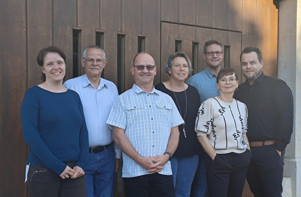 Denise Blanco, Werner Hartung, Roger Strohmeier, Franziska Kübler, Reto Saner, Renate Borer und Präsident Daniel Scherrer