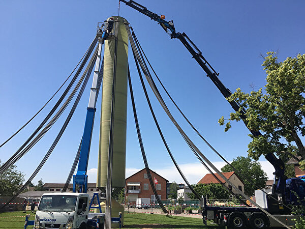 Montage des Altherr-Turms auf dem Zeughausareal