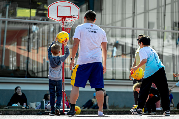 Basketball 