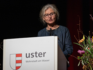 Stadtpräsidentin Barbara Thalmann am Rednerpult