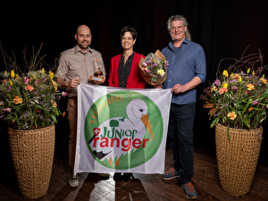 Stadträtin, Petra Bättig und Gewinner Nachhaltigkeitspreis Junior-Ranger-Programm
