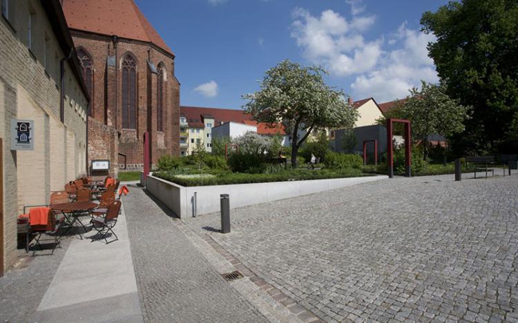Dominikanerkloster mit Garten