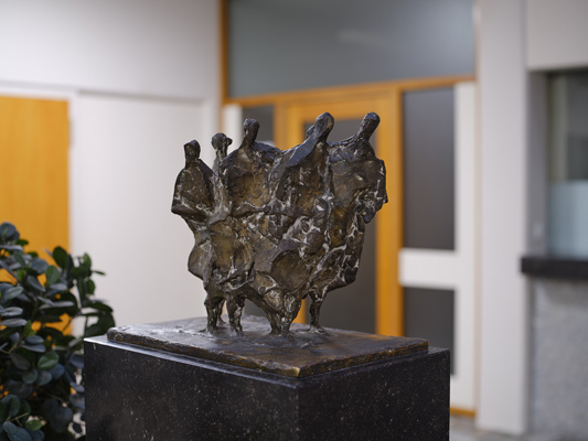 Skulptur Die Fliehenden von Hans Fischer