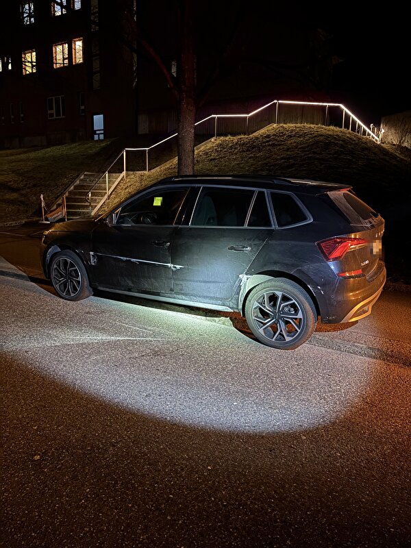 In der Nacht auf Sonntag, 09. Februar, stoppte eine Patrouille der Stadtpolizei Uster eine nicht fahrfähige Frau nachdem diese der Patrouille den Vortritt genommen hatte. Bei der anschliessenden Kontrolle stellte sich heraus, dass die Lenkerin mutmasslich zuvor in einen Unfall verwickelt gewesen sein musste.