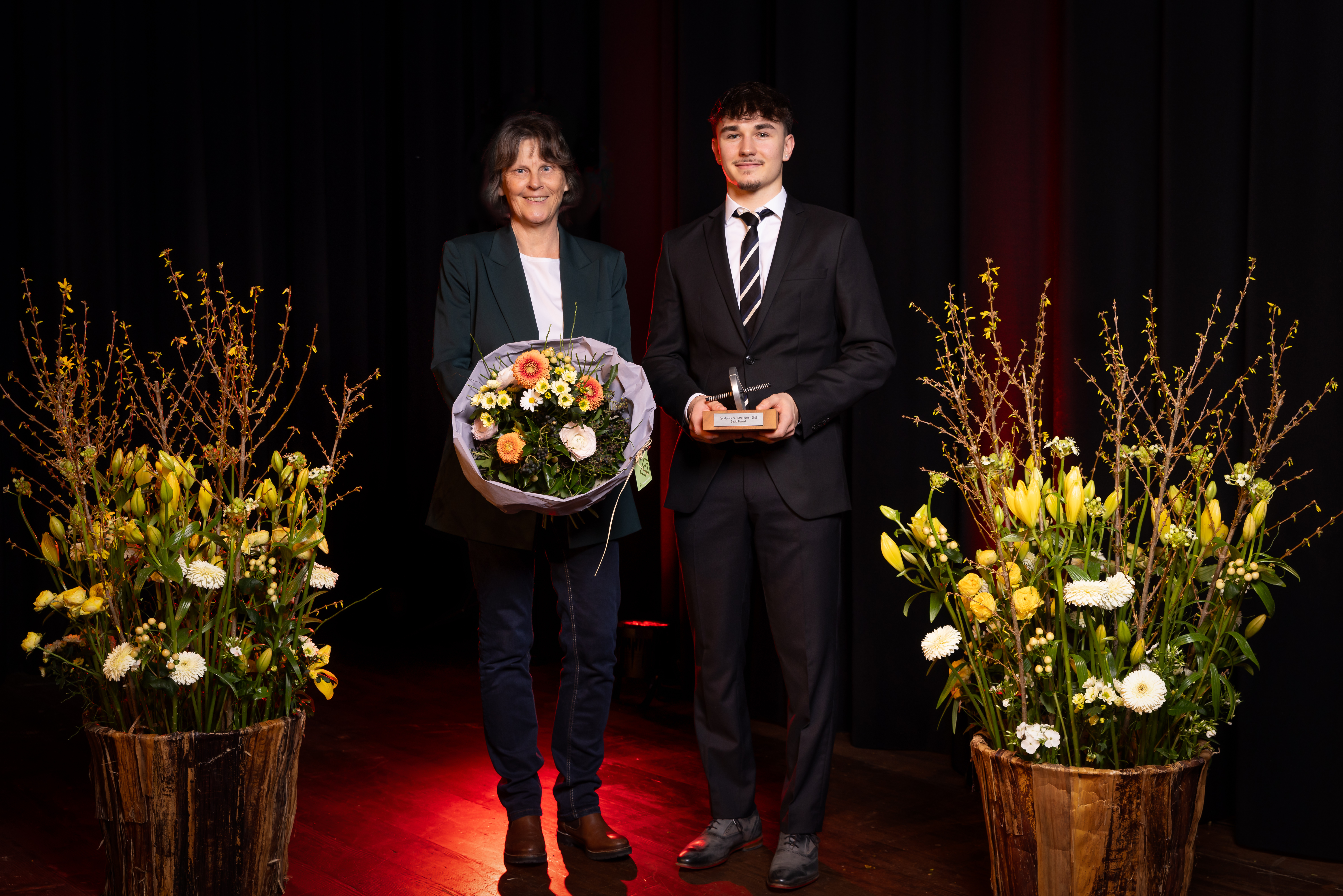 Stadträtin Karin Fehr und Sportpreisträger David Bernet