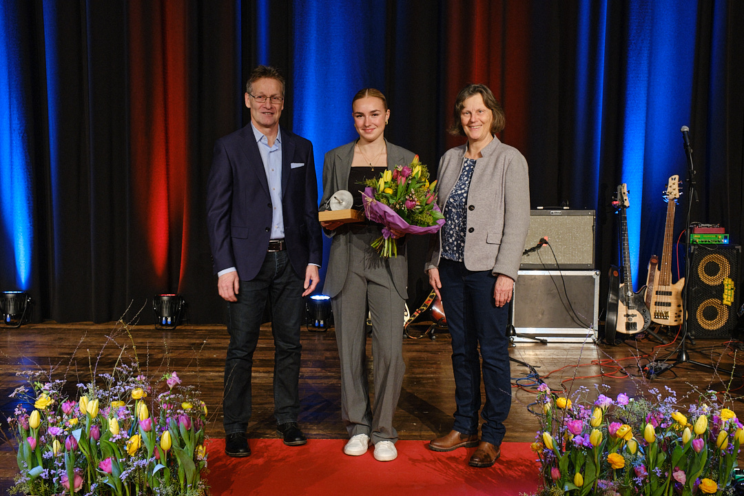 Stadträtin Karin Fehr, Gewinnerin Sportpreis Lilly Nägeli, Laudator Marco Rancan