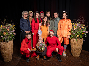 Stadtpräsidentin, Barbara Thalmann und Gewinnerinnen und Gewinner Kunstpreis Hinterhalt-Festival