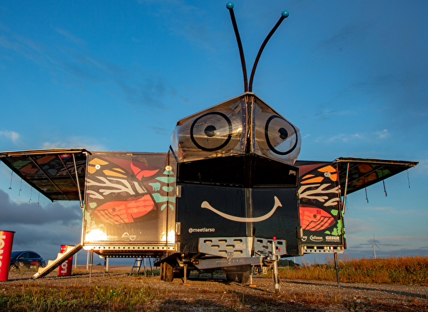 Ein solarbetriebenes Tiny House in Form eines Schmetterlings