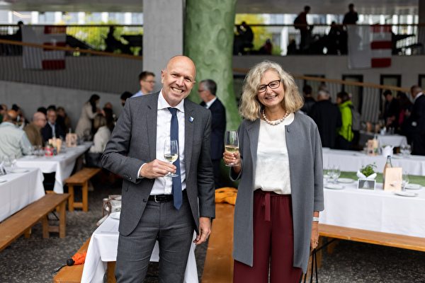 Nachwahl-Feier im Bildungszentrum: Stadtpräsidentin Barbara Thalmann und Kantonsratspräsident Benno Scherrer.