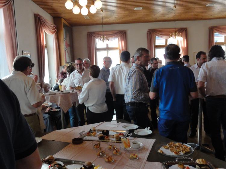 ...das Buffet leert sich..