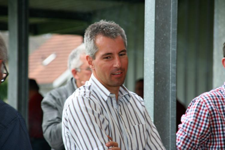 strahlender Verwaltungsleiter