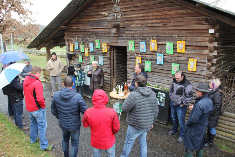 Verabschiedung mit ernsten Gesichtern