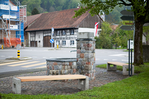 Bild Bänkli Oelhof