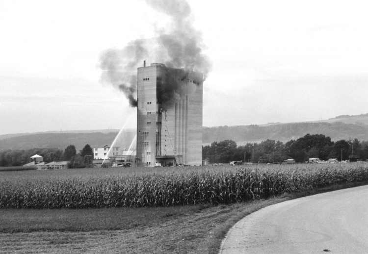 Bild brennendes Silo
