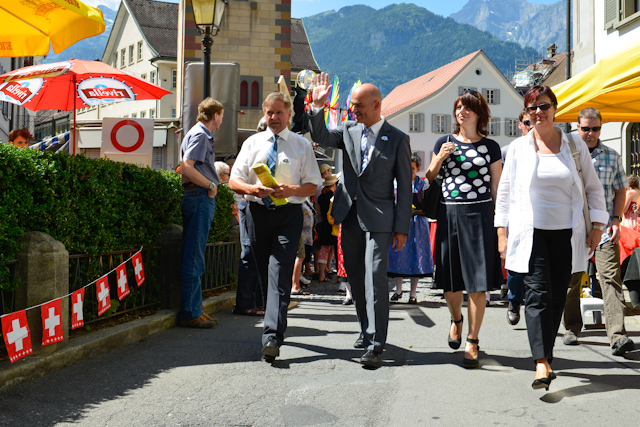 Ständerat Isidor Baumann, Budesrat Alain Berset mit Gemahlin und die Altdorfer Gemeindepräsidentin Christine Widmer Baumann.