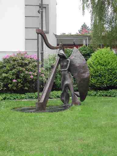 Harfenspielerin
Garten der Musik
Bahnhofstrasse 27