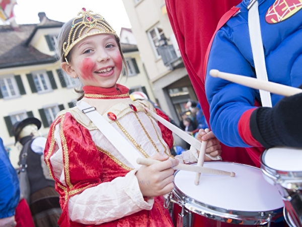 Eine stolze Prinzessin am Kinderumzug.