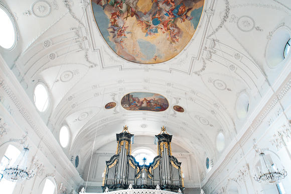 Die Kirche St. Martin gilt als schönster klassizistischer Kirchenbau im Kanton Uri. 