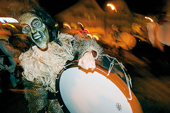 Die fünfte Jahreszeit: An der Fasnacht steht das ganze Dorf Kopf.