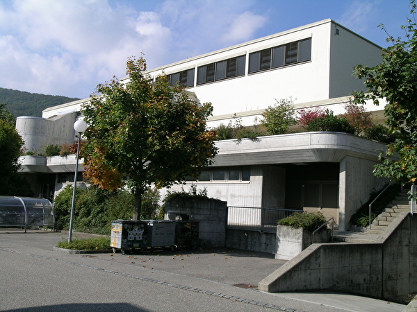 Dreirosenhalle
