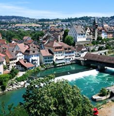 Drohnenblid: Blick über die Reuss Richtung Altstadt