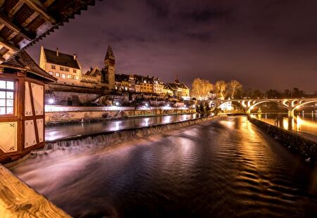 Bremgarten Reussfront in der Nacht