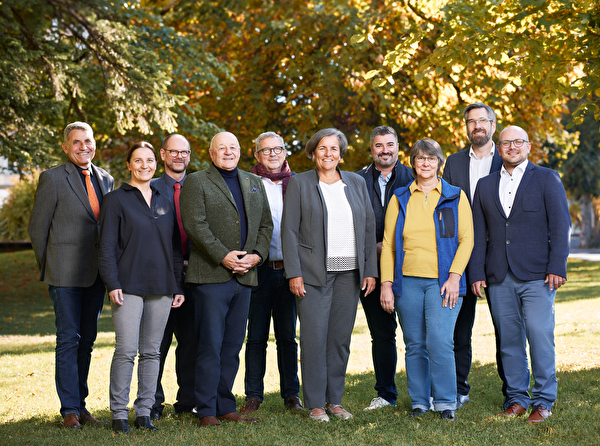 Gruppenfoto des Gemeinderates