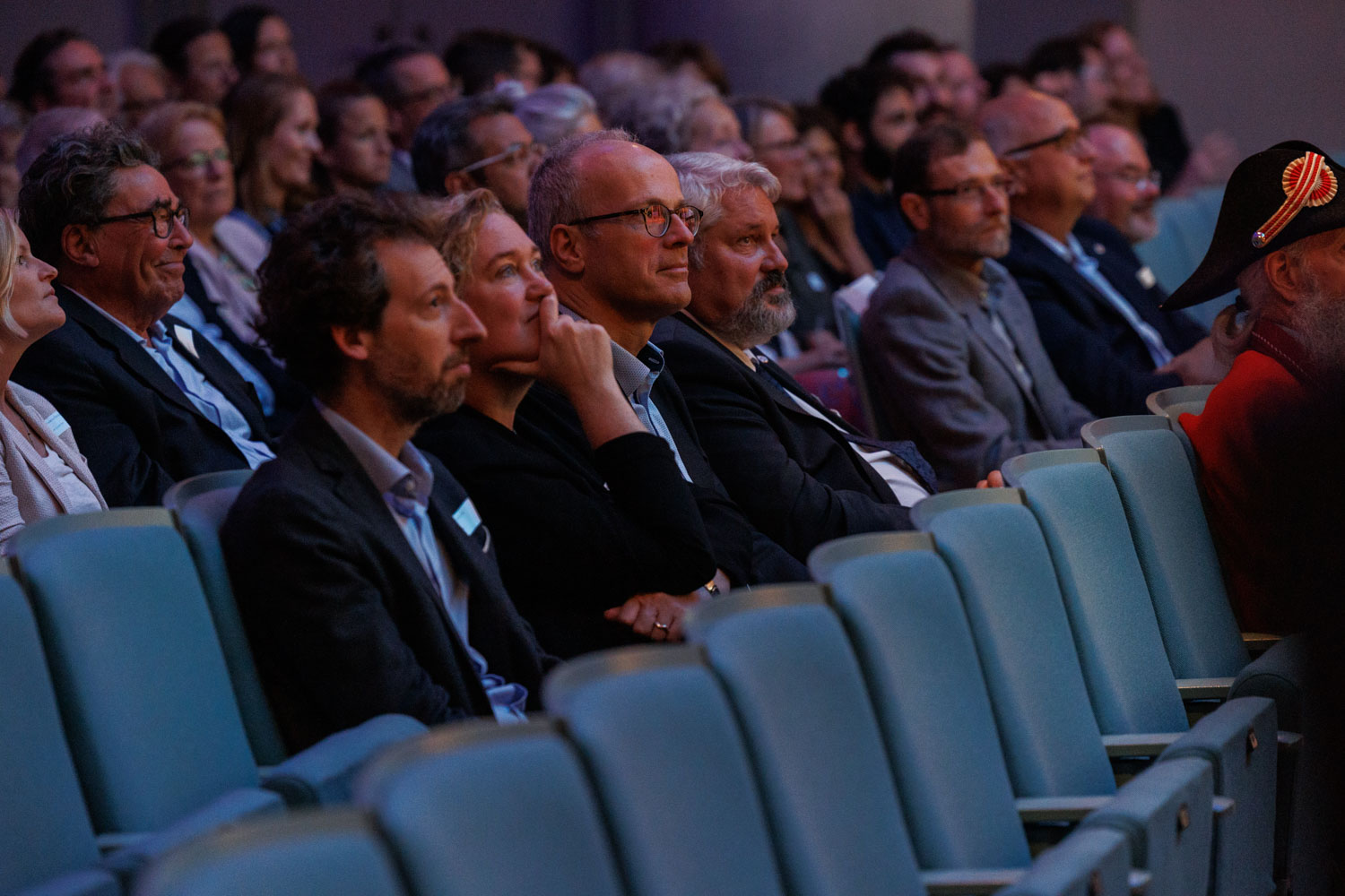 ..unter anderen (vorne, von links): Nicolas Galladé (Stadtrat SP), Christa Meier (Stadträtin SP), Ansgar Simon (Stadtschreiber), Michael Künzle (Stadtpräsident die Mitte), Reto Diener (Präsident Stadtparlament Grüne), Peter Rütimann (alt Gemeinderatspräsident FDP), Felix Helg (Stadtparlamentarier FDP, 2. Vizepräsident)