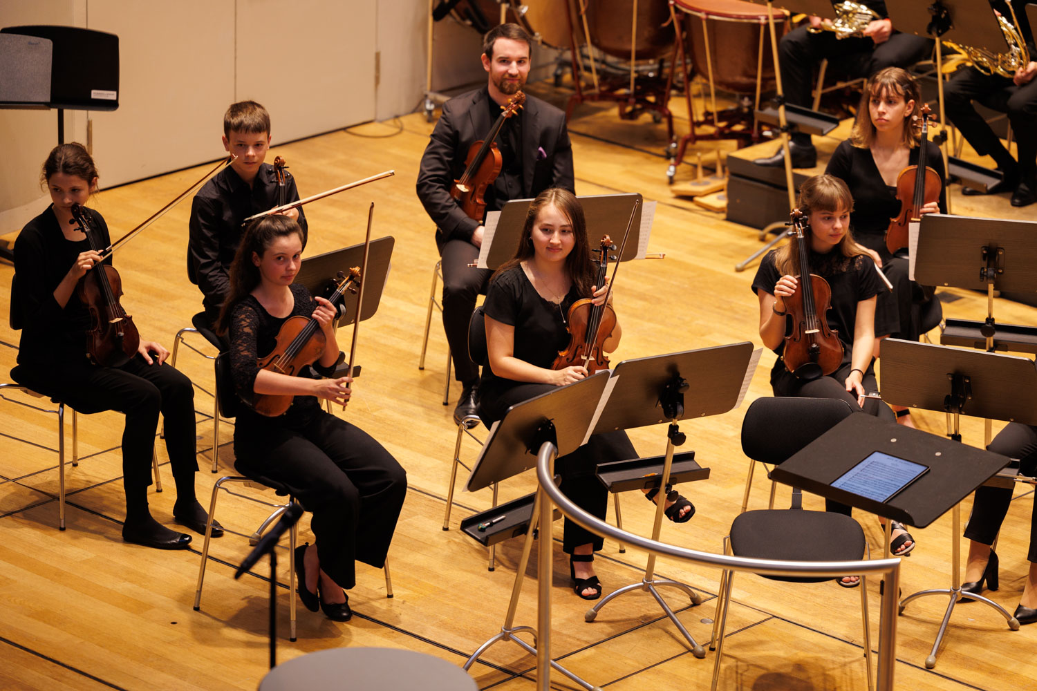 Keine Scheu vor prominenten Namen: Die Jugendlichen des Winterthurer Jugendsinfonie-Orchester warten gespannt auf ihren Einsatz