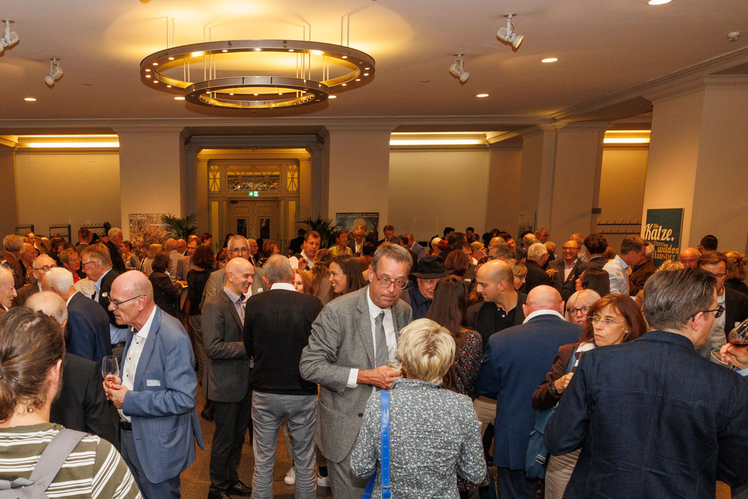 Tolle Stimmung im Foyer des Stadthauses, noch bis lange in die Nacht hinein