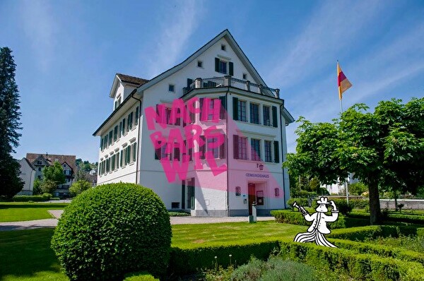 Visual Nachbarswil: Gemeindehaus Richterswil an einem sonnigen Tag