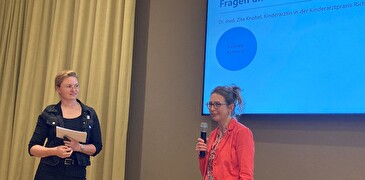 Integrationsbeauftragte Kim Weber und Kinderärztin Dr. med. Zita Knobel 