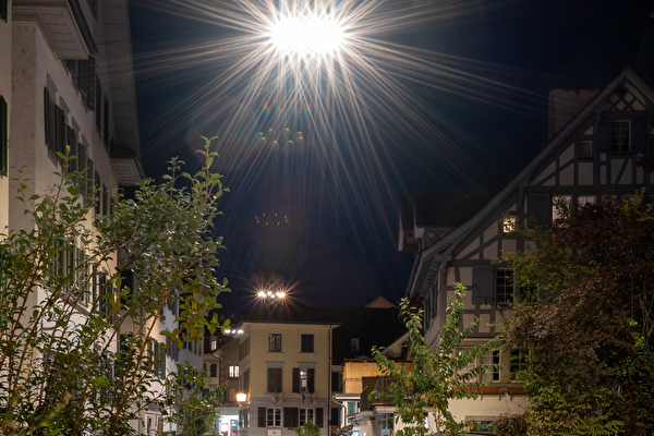 Foto Dorfkern RED Richterswil Strassenbeleuchtung nachts
