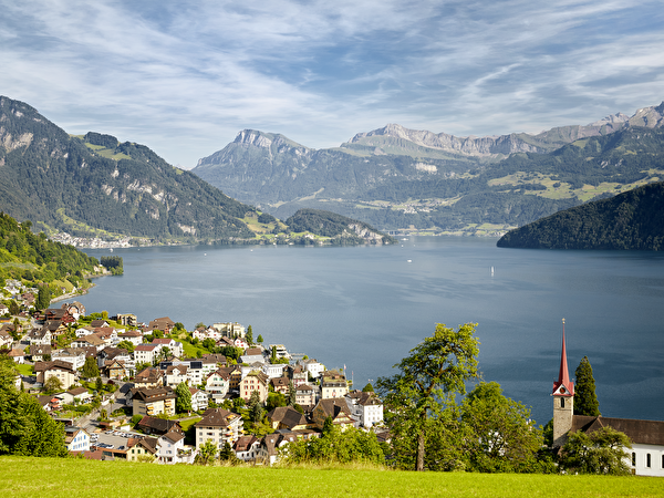 Weggis Oberdorf mit Kirche