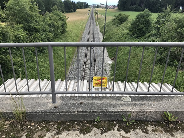 Hügelrundweg Effretikon; 9 Eisenbahnbrücke Pfruendweid