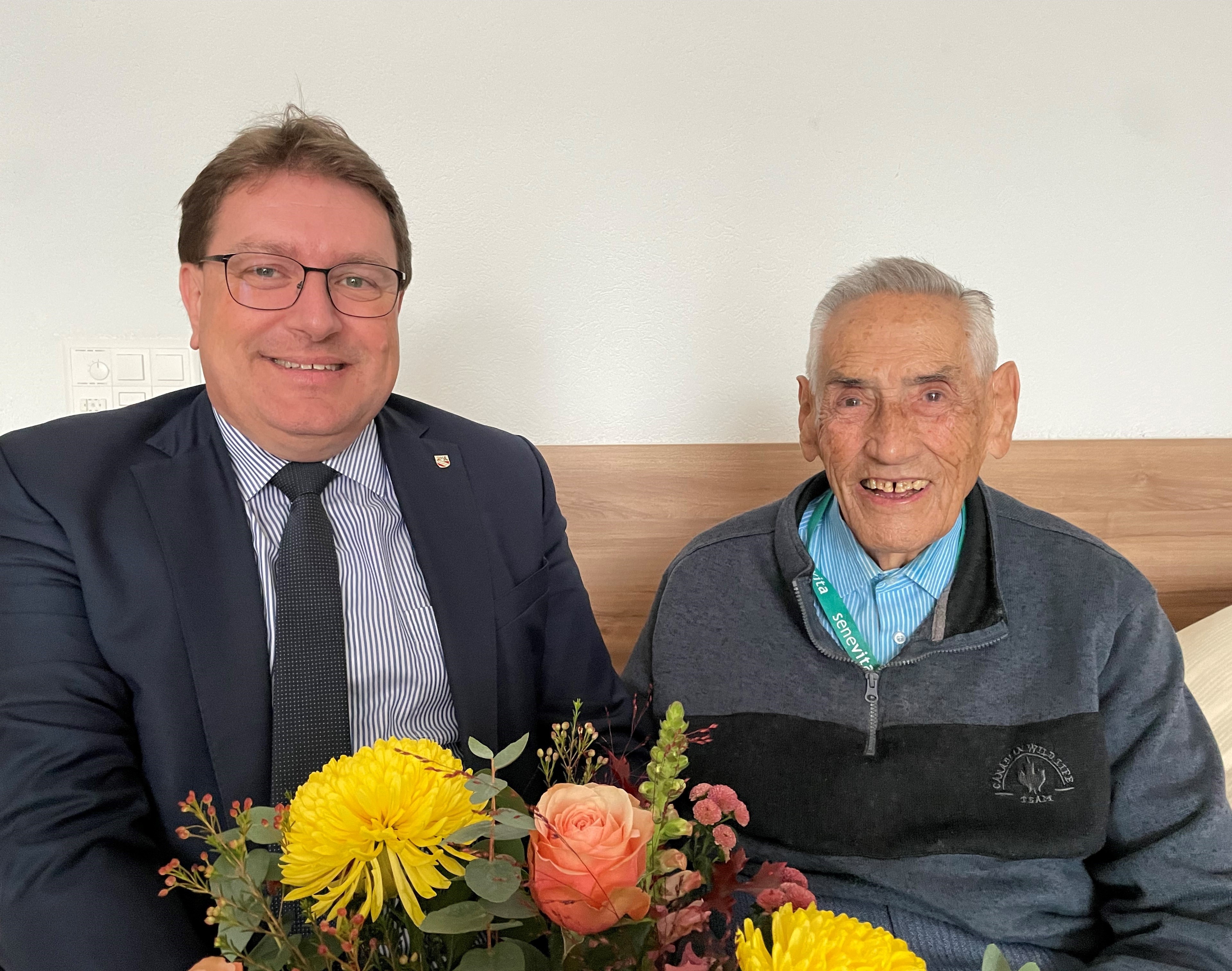 Am Sonntag, 9. November 2025, dufte Herr Pius Maissen seinen 95. Geburtstag feiern.

Die Gemeindebehörden gratulieren herzlich dazu!