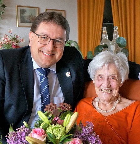 Am 6. Februar 2019 durfte Frau Gertrud Jenni ihren 90. Geburtstag feiern. Die Gemeindebehörden gratulieren herzlich dazu!