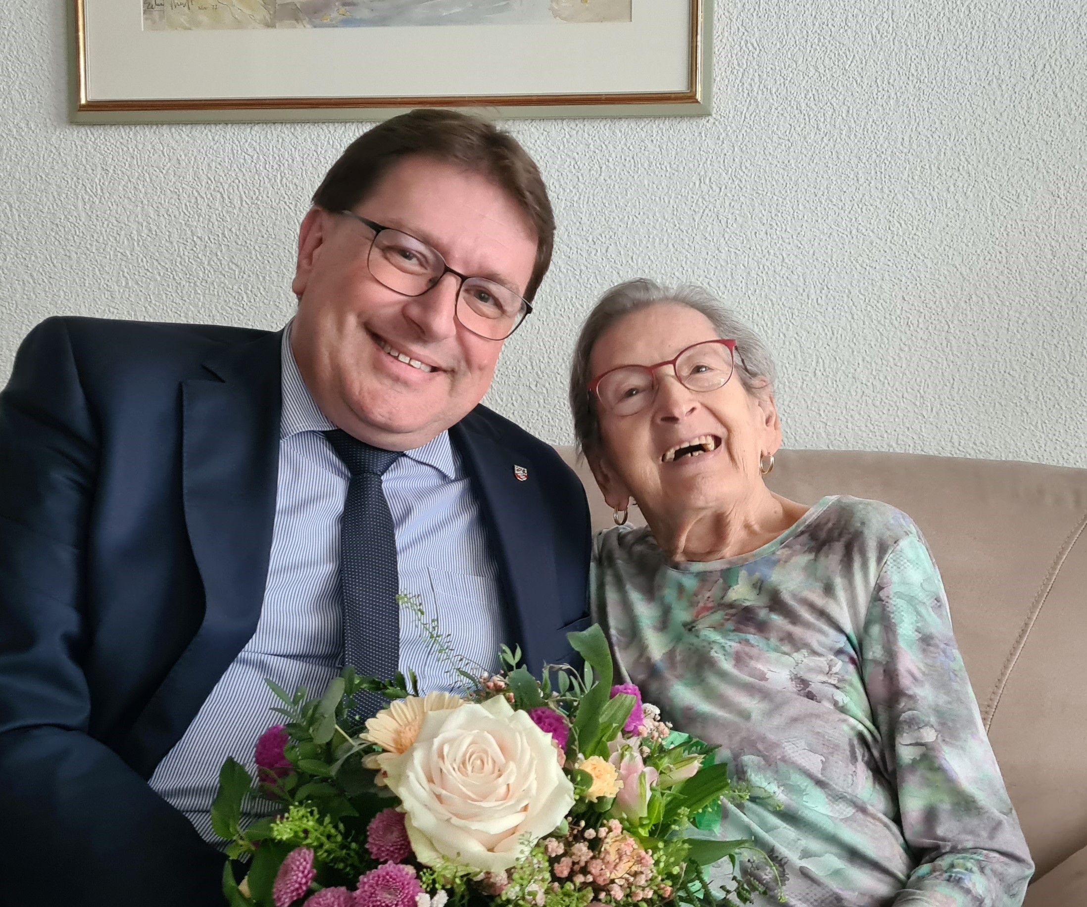 Am Samstag, 4. Mai 2024, durfte Frau Verena Häsler ihren 95. Geburtstag feiern. 
Die Gemeindebehörden gratulieren ganz herzlich!
