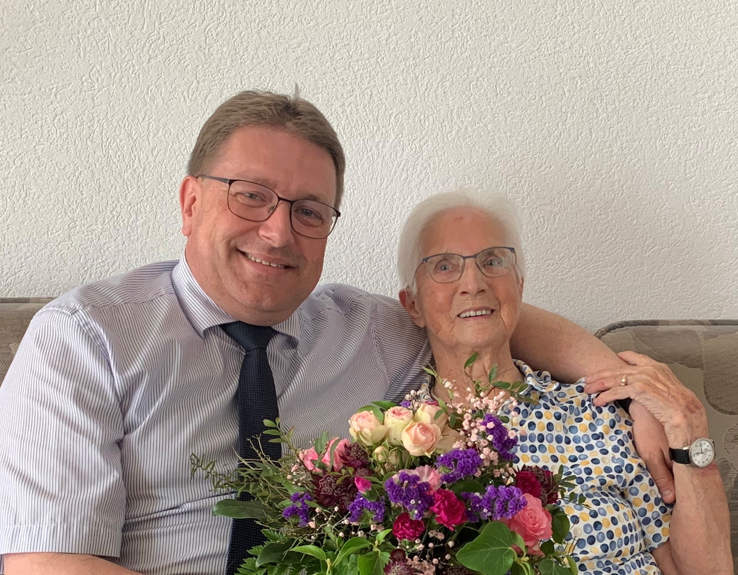 Am Montag, 5. Juni 2023 durfte Frau Käthi Meier ihren 90. Geburtstag feiern. Die Gemeindebehörden gratulieren herzlich dazu!