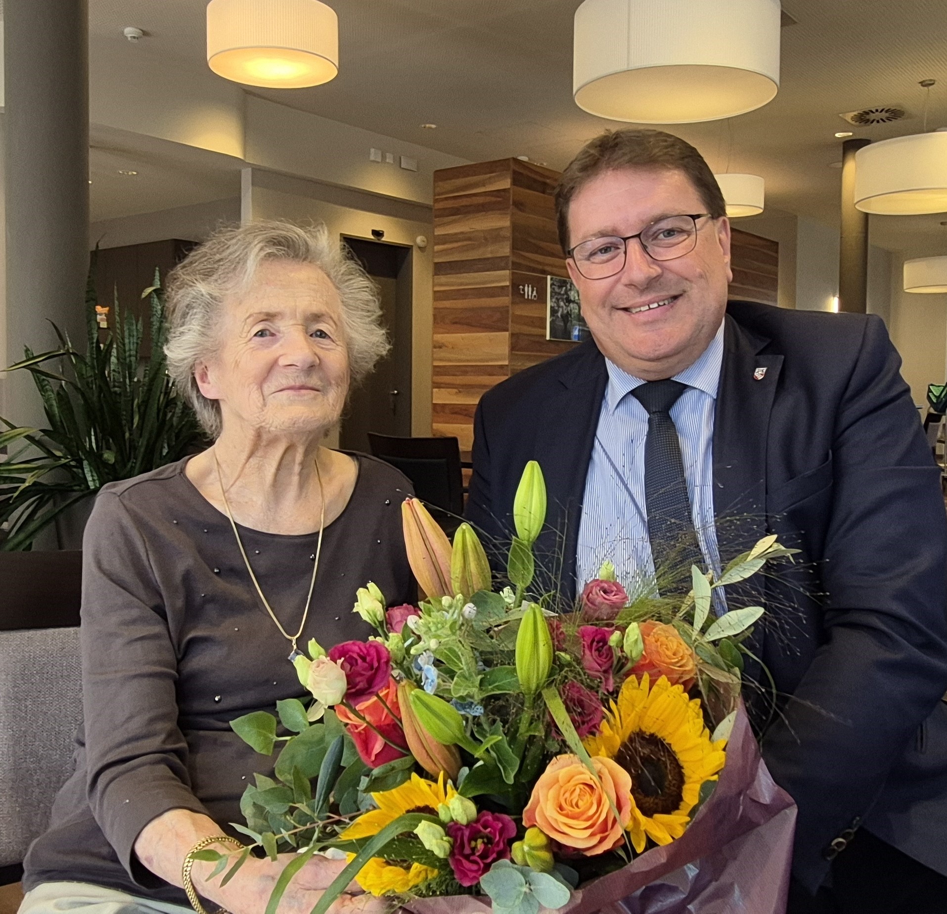 Am Sonntag, 3. August 2025, feierte Frau Rosalie Zbinden ihren 95. Geburtstag.
Die Gemeindebehörden gratulieren ganz herzlich dazu!