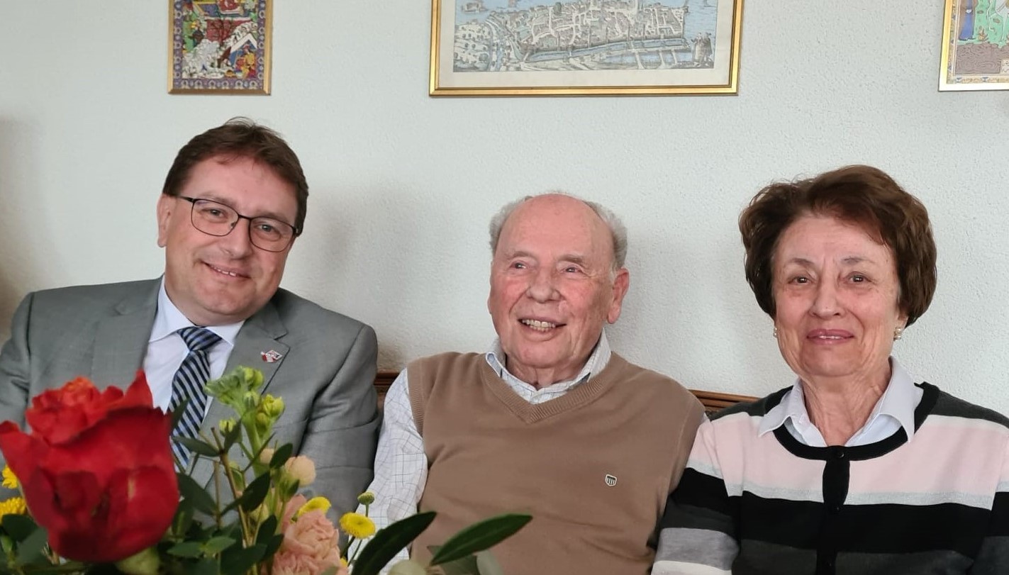 Am Freitag, 18. März 2022 feierte Herr Walter Zumofen seinen 90. Geburtstag. 
Die Gemeindebehörden gratulieren ganz herzlich!